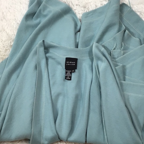 Andrea Jovine Soft aqua Blue merino Wool Shawl cape poncho - Picture 7 of 8